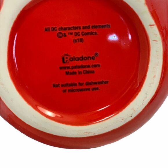 Wonder Woman Ceramic Shield Coffee Mug - Picture 3 of 5